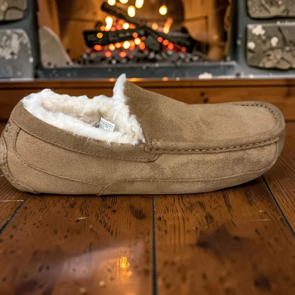UGG Ascot Men 9 Chestnut Suede Shearling Moccasin Slippers Loafers 1101110 Cozy